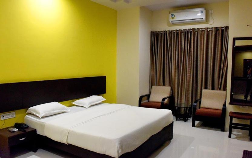 Hotel Varenya Inn Yavatmal Exterior foto